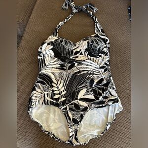 Catalina Plus Size One Piece Bikini Swimsuit Floral Size 3X (22W - 24W)